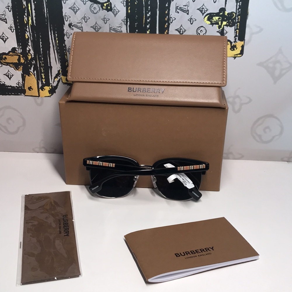 New Authentic Burberry BE4317 8351 Sunglasses - Picture 14 of 15